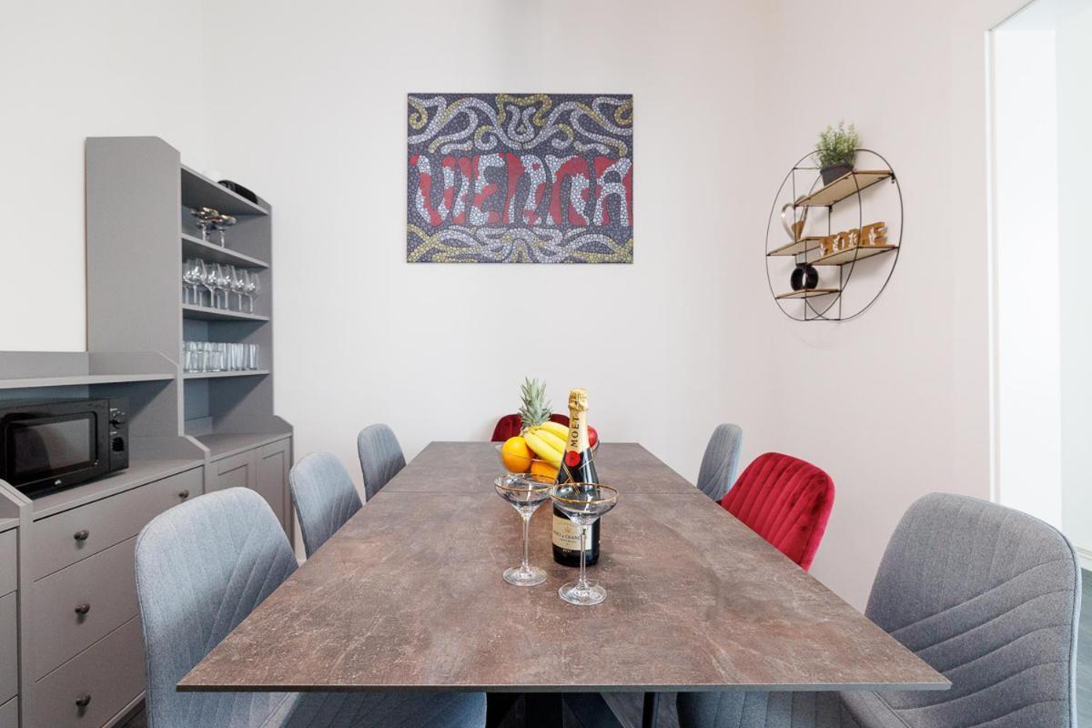 New Shalalaliving Vienna Spacious Home For Family & Friends Kültér fotó